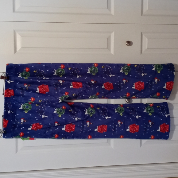 Christmas Snoopy lounging pants - Picture 5 of 5